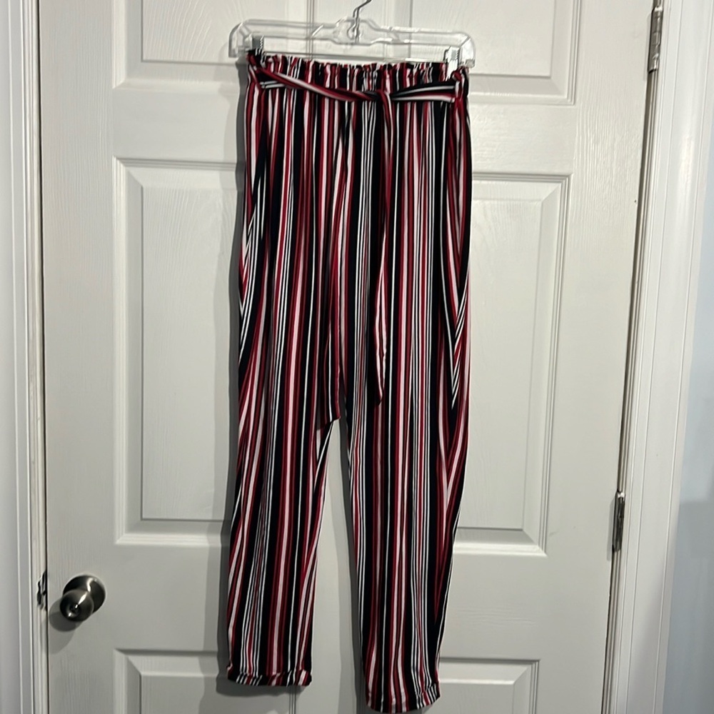 No Comment Juniors pants w/tyable belt. Striped -Red, White, Black. Size: XL